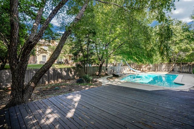 8720 E Overbrook St, Wichita, KS 67206