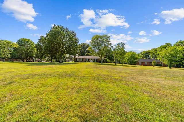 226 Maple Hill Rd, Lebanon, TN 37087