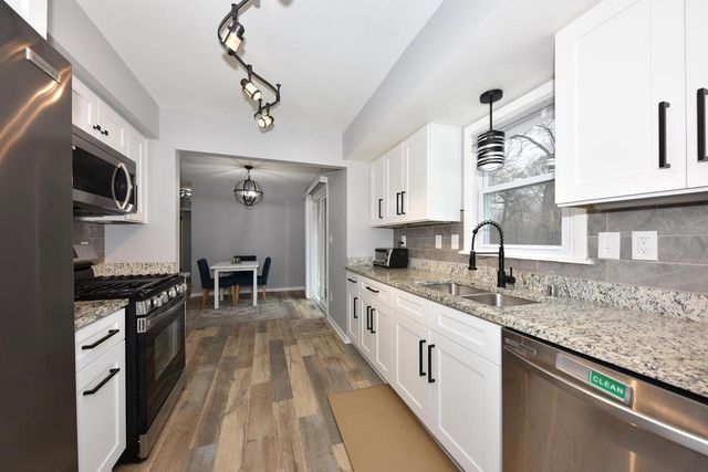 N28W24239 Watertown ROAD, Pewaukee, WI 53072