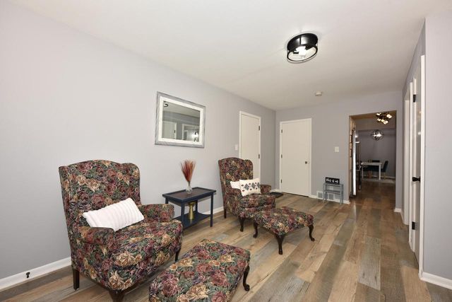 N28W24239 Watertown ROAD, Pewaukee, WI 53072