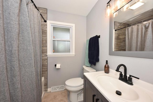 N28W24239 Watertown ROAD, Pewaukee, WI 53072