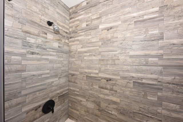 N28W24239 Watertown ROAD, Pewaukee, WI 53072