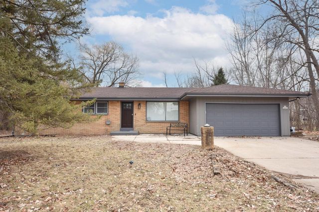 N28W24239 Watertown ROAD, Pewaukee, WI 53072