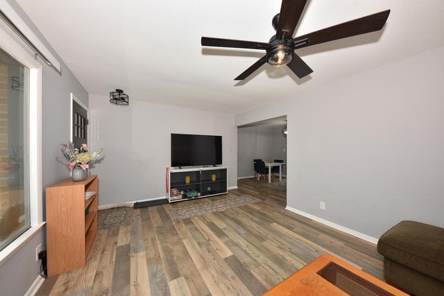 N28W24239 Watertown ROAD, Pewaukee, WI 53072