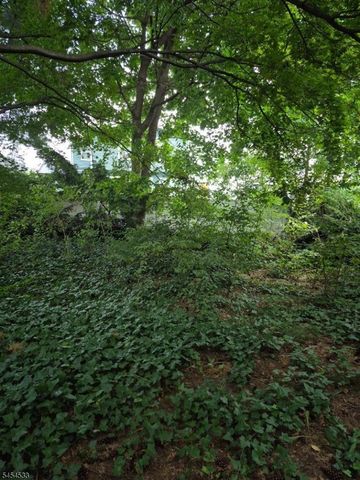 350 Sylvan Rd, Bloomfield Twp., NJ 07003