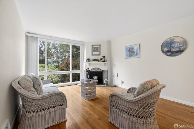 255 Molimo Drive, San Francisco, CA 94127