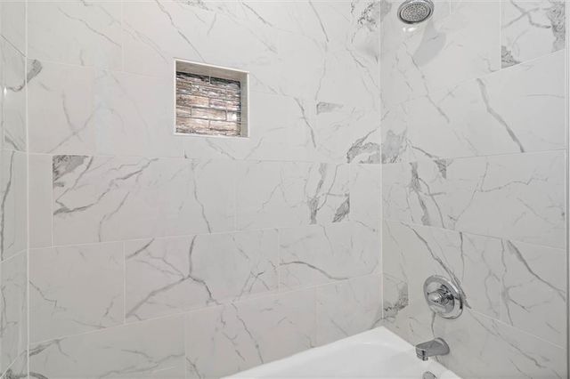 5213 Pineview S Lane, Mobile, AL 36608