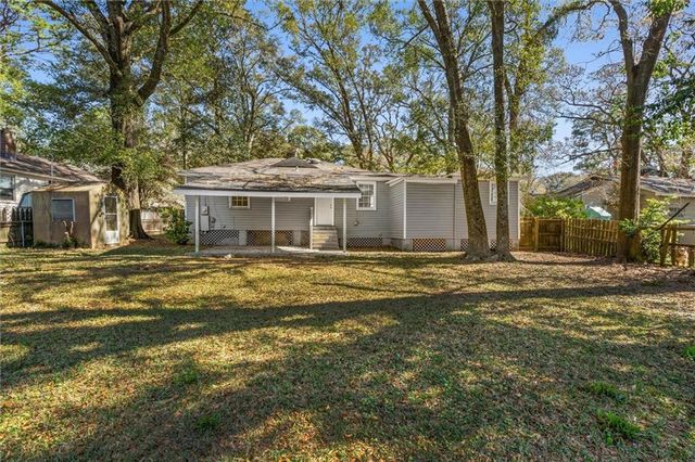 5213 Pineview S Lane, Mobile, AL 36608