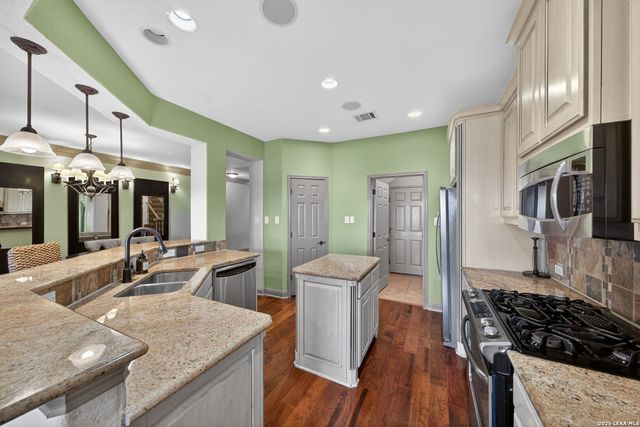 8250 Cruiseship Bay Unit 402, San Antonio, TX 78255