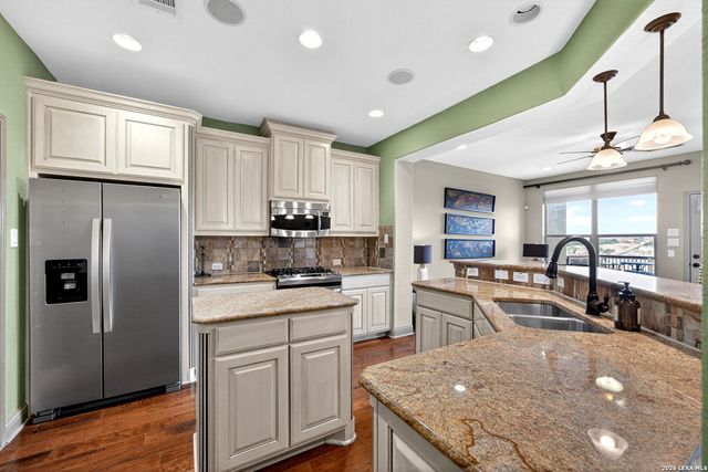 8250 Cruiseship Bay Unit 402, San Antonio, TX 78255