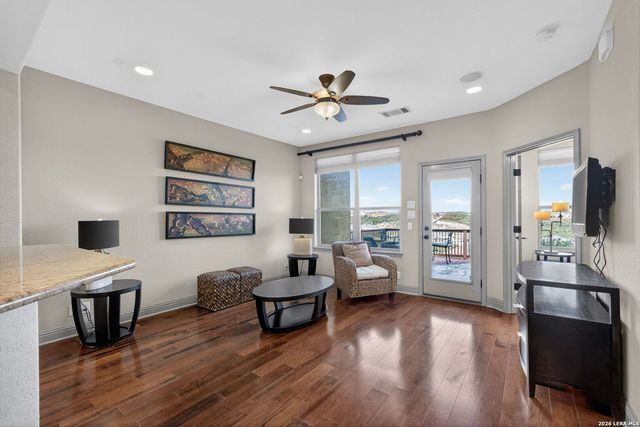 8250 Cruiseship Bay Unit 402, San Antonio, TX 78255