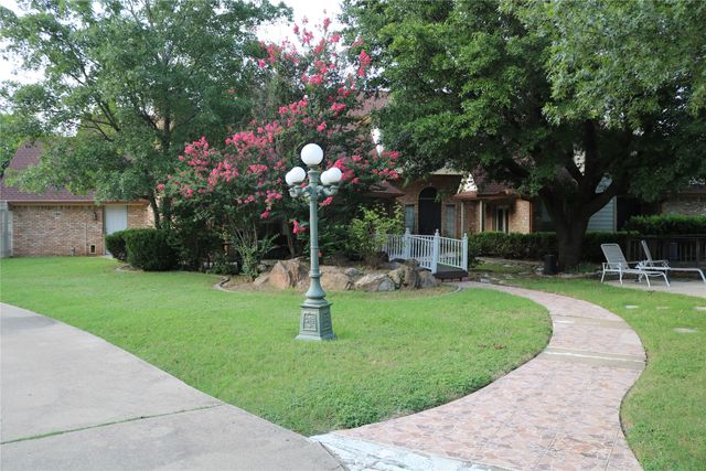 3010 Saint Lo, Irving, TX 75060