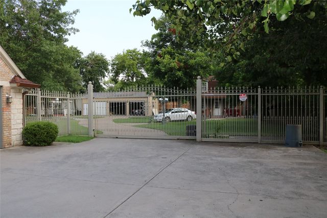 3010 Saint Lo, Irving, TX 75060