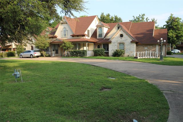 3010 Saint Lo, Irving, TX 75060