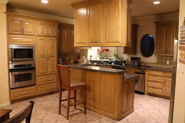 3010 Saint Lo, Irving, TX 75060