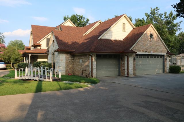 3010 Saint Lo, Irving, TX 75060