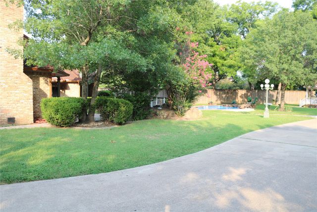 3010 Saint Lo, Irving, TX 75060