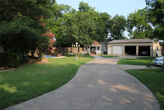 3010 Saint Lo, Irving, TX 75060
