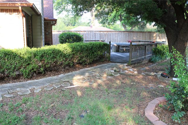3010 Saint Lo, Irving, TX 75060
