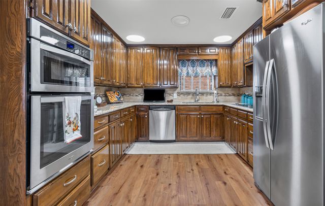 32 One Main Place, Benbrook, TX 76126