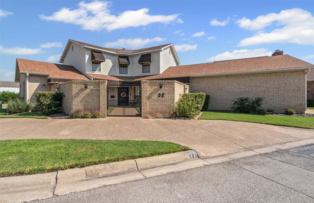 32 One Main Place, Benbrook, TX 76126
