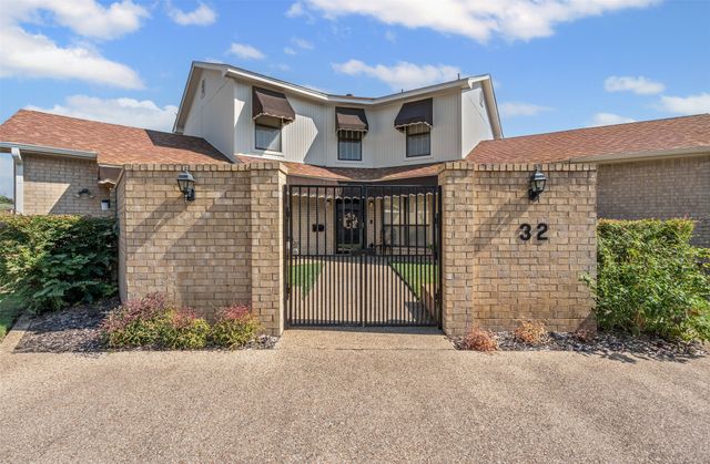 32 One Main Place, Benbrook, TX 76126
