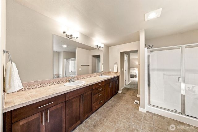 6337 Victoria Avenue SE, Auburn, WA 98092