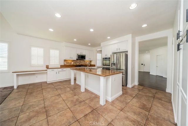 8274 Fern Grove Circle, Riverside, CA 92508