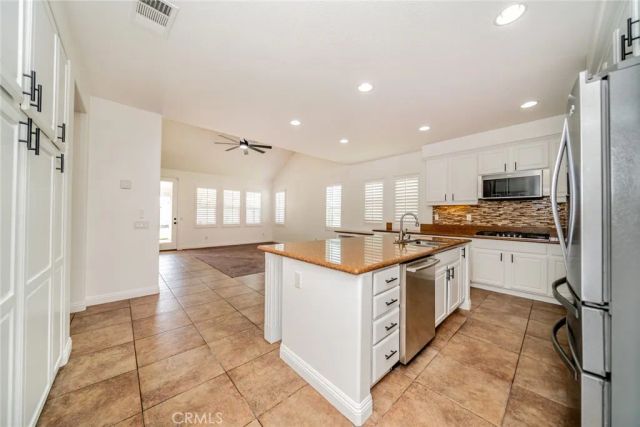 8274 Fern Grove Circle, Riverside, CA 92508