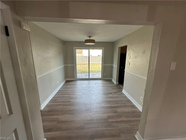 924 Gossman DR, Virginia Beach, VA 23452