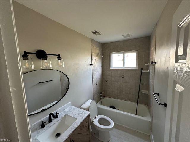 924 Gossman DR, Virginia Beach, VA 23452