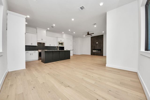 1422 Caywood Lane C, Houston, TX 77055