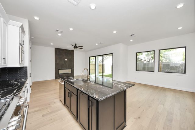 1422 Caywood Lane C, Houston, TX 77055