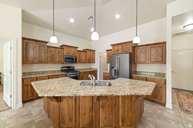 4119 S CROWN JEWEL WAY, Washington, UT 84780