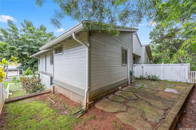 102 Kahako Street A, Kailua, HI 96734