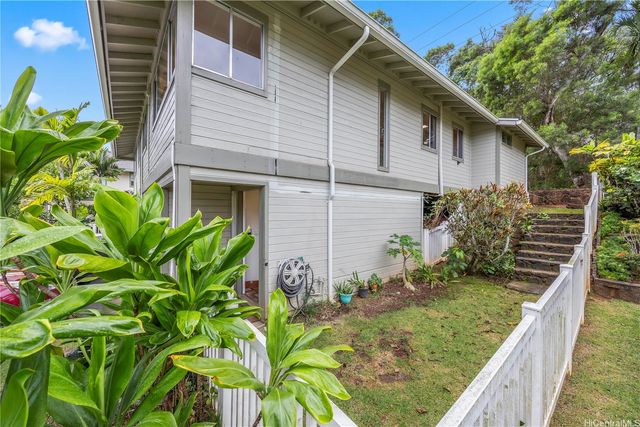102 Kahako Street A, Kailua, HI 96734