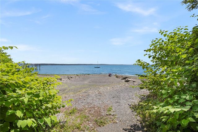 10 Johnnycake Lane, Portsmouth, RI 02871