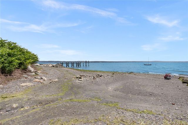 10 Johnnycake Lane, Portsmouth, RI 02871