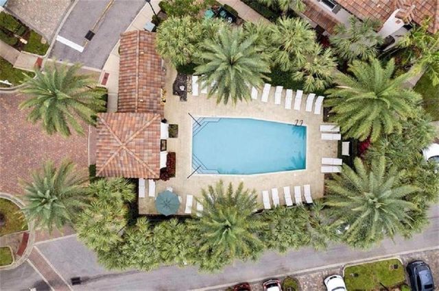 2930 Cascada Isles Way, Cooper City, FL 33024