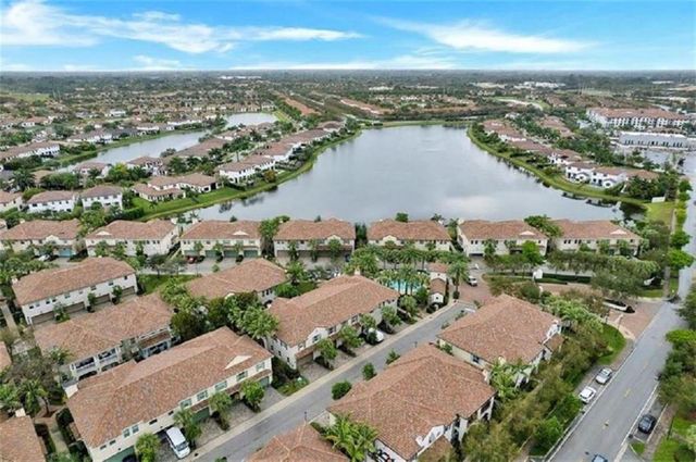 2930 Cascada Isles Way, Cooper City, FL 33024