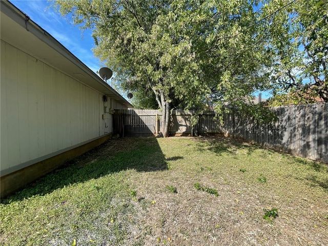 606 Country Aire DR B, Round Rock, TX 78664