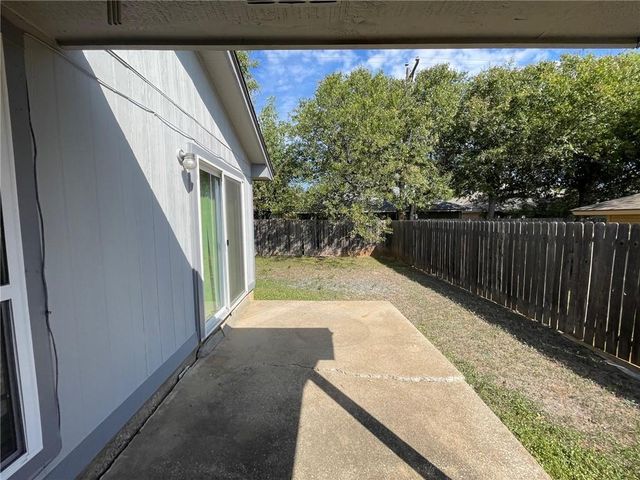 606 Country Aire DR B, Round Rock, TX 78664