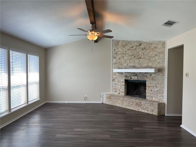606 Country Aire DR B, Round Rock, TX 78664