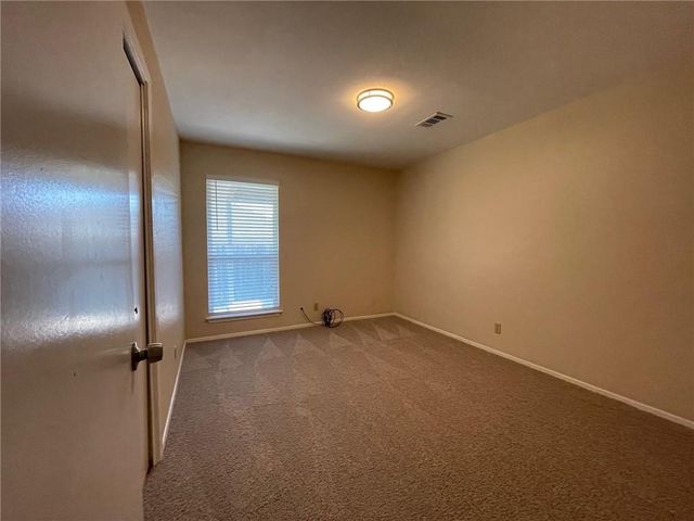 606 Country Aire DR B, Round Rock, TX 78664