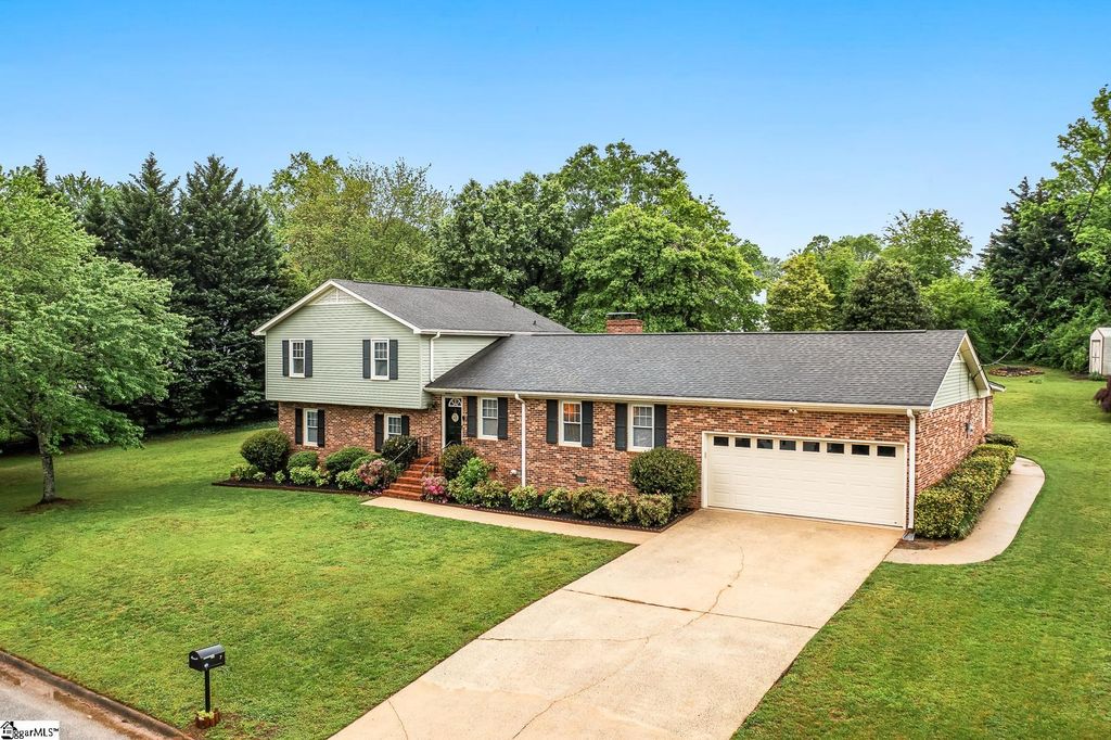 7 Velma Drive, Taylors, SC 29687
