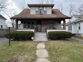 24 S Roselawn Street, Pontiac, MI 48342