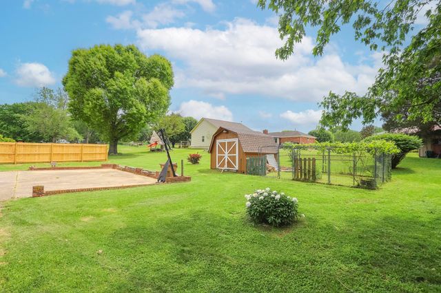 505 W Angela Cir, Goodlettsville, TN 37072