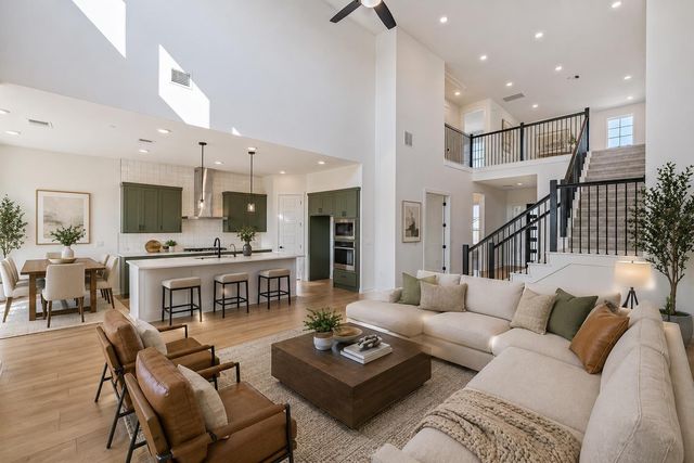 6812 Rounded Pebble LN, Buda, TX 78610