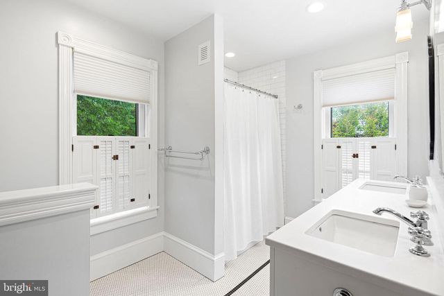 213 WARWICK RD, Haddonfield, NJ 08033
