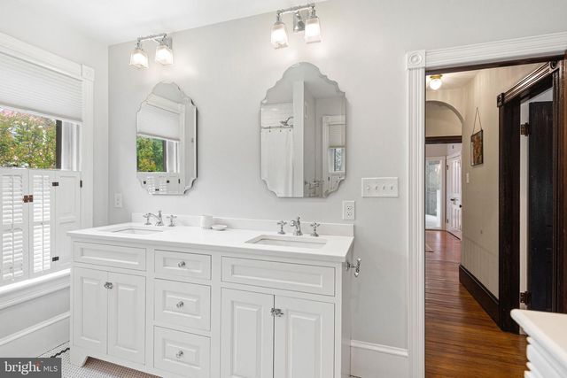 213 WARWICK RD, Haddonfield, NJ 08033